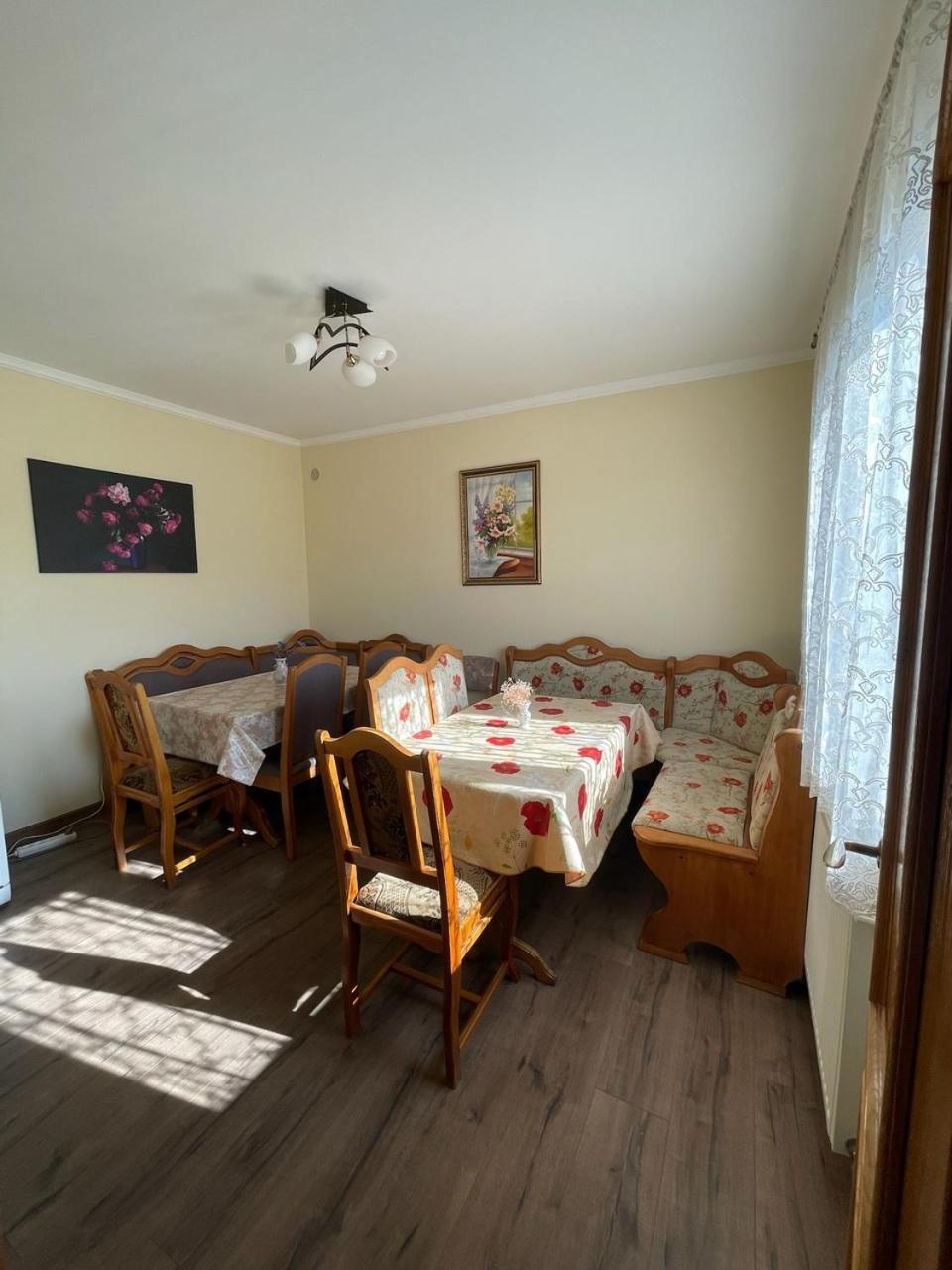 Квітковий Двір Golubinoye Extérieur photo