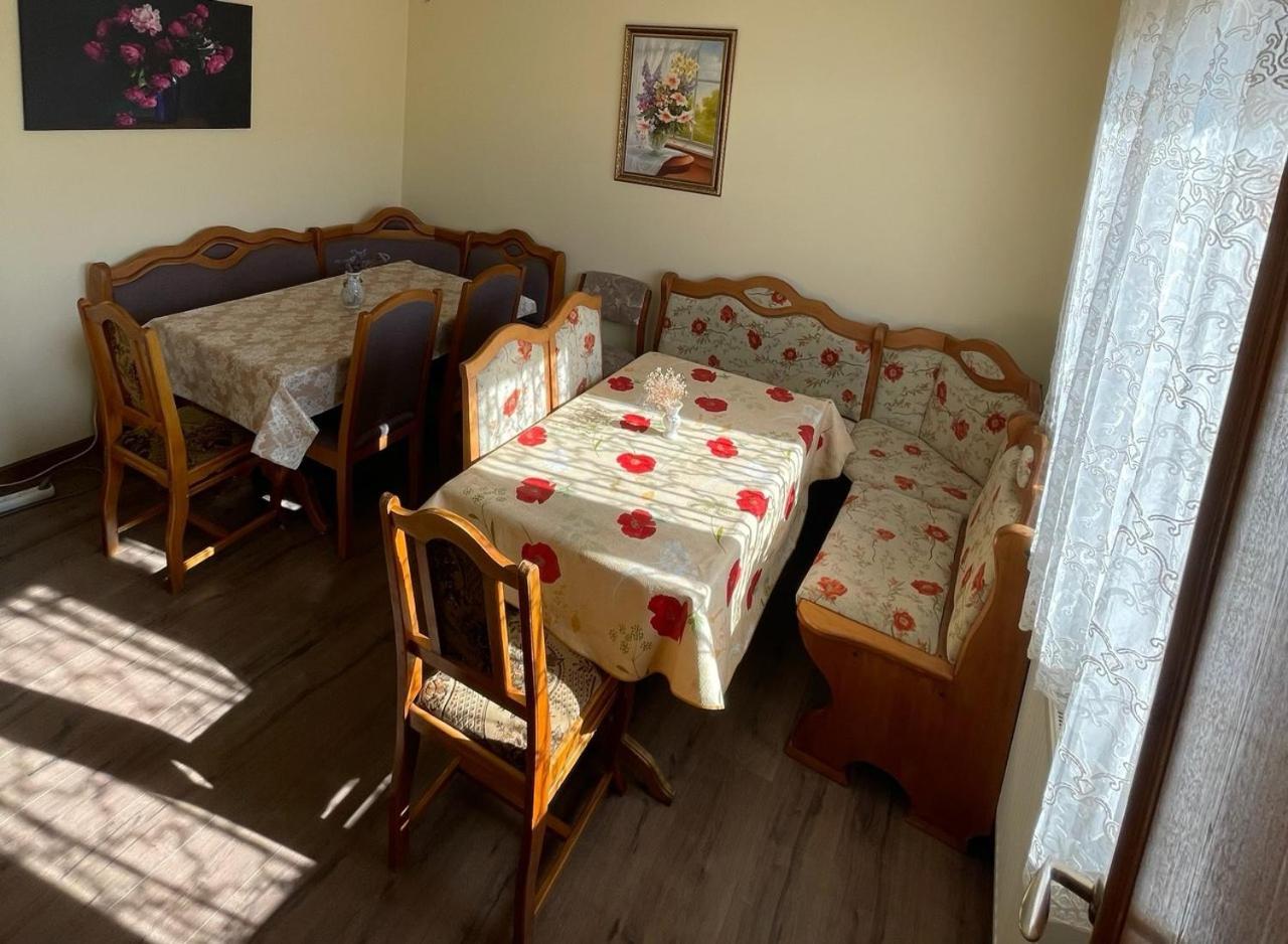 Квітковий Двір Golubinoye Extérieur photo