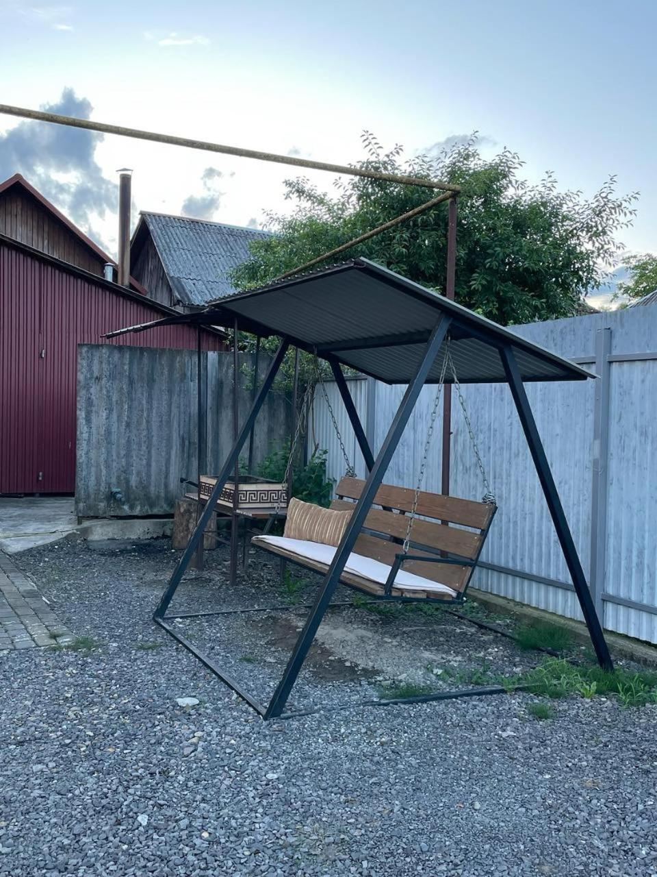Квітковий Двір Golubinoye Extérieur photo