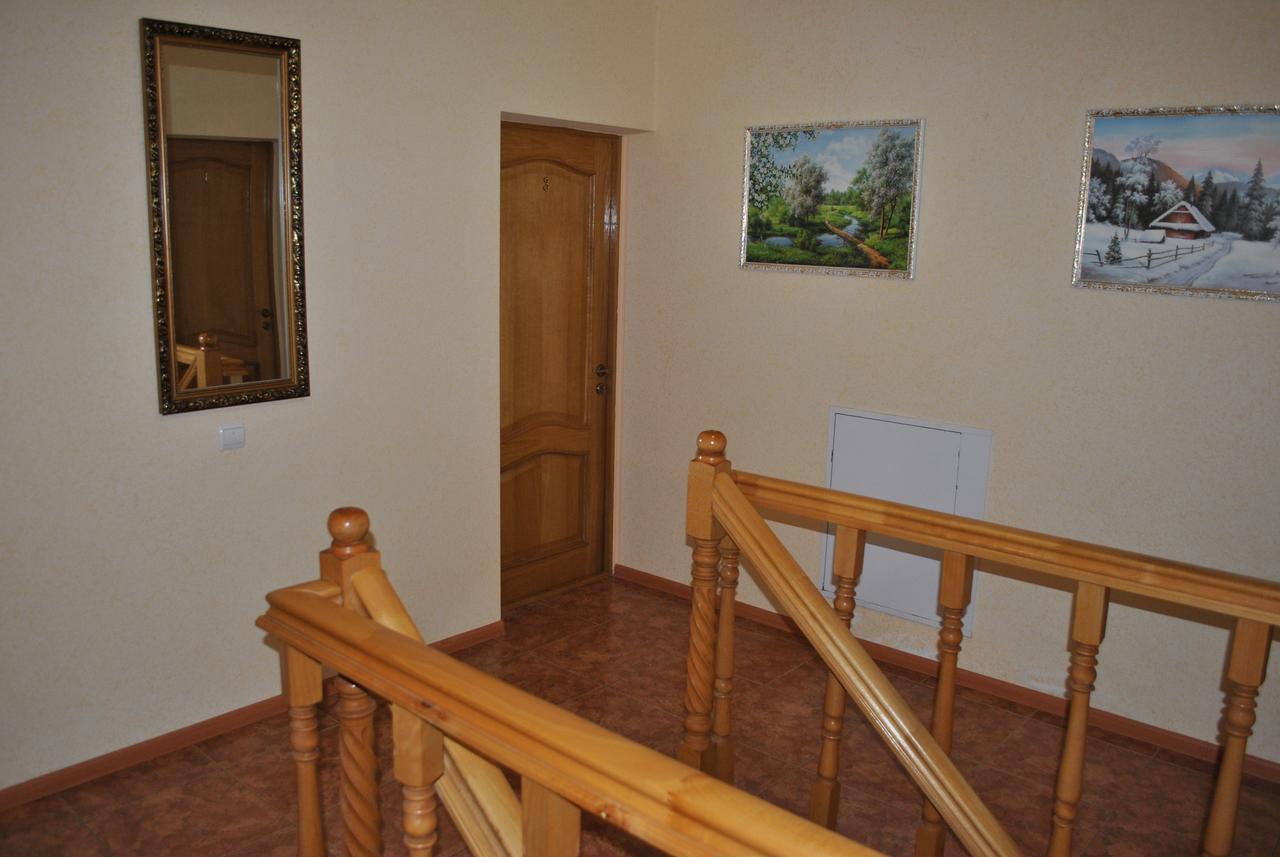 Квітковий Двір Golubinoye Extérieur photo