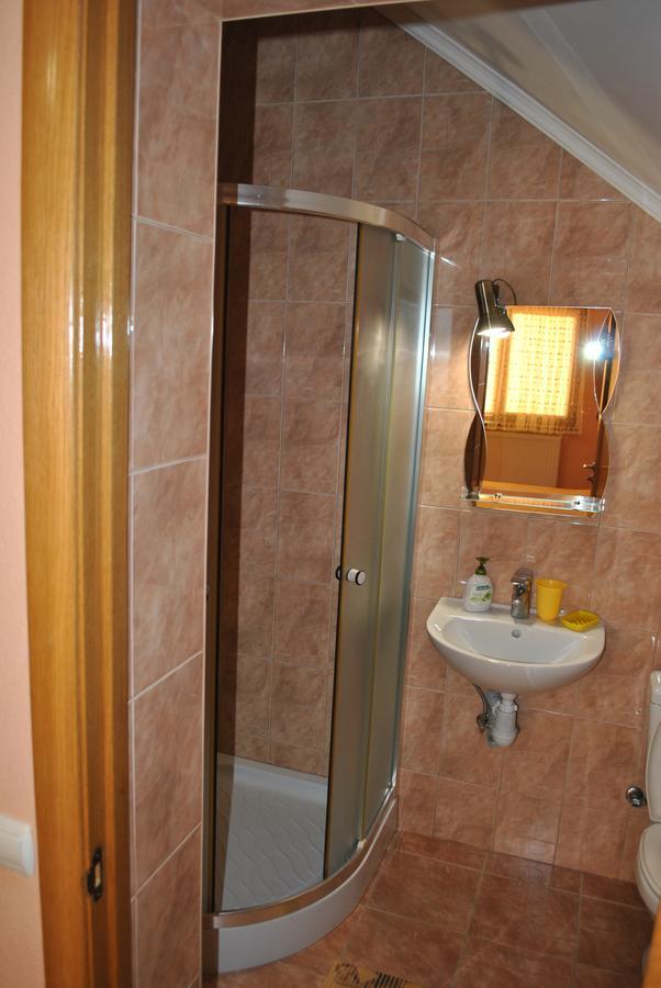 Квітковий Двір Golubinoye Extérieur photo
